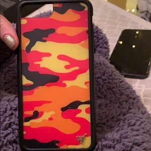 wild flower 6/7/8 PLUS camo case